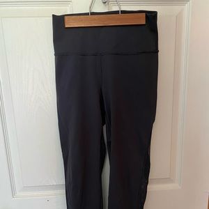 Lululemon Revitalize Crop Leggings 21” Size 6